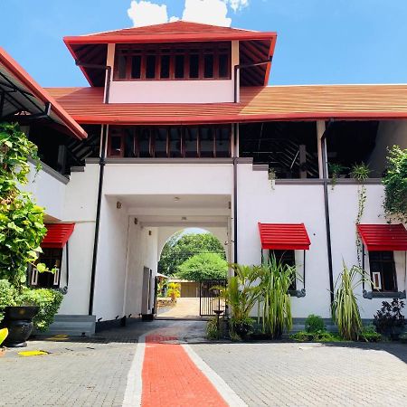 The Triangle Hotel Anuradhapura Eksteriør billede