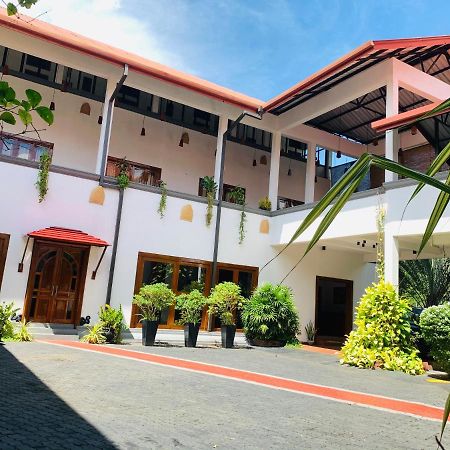 The Triangle Hotel Anuradhapura Eksteriør billede