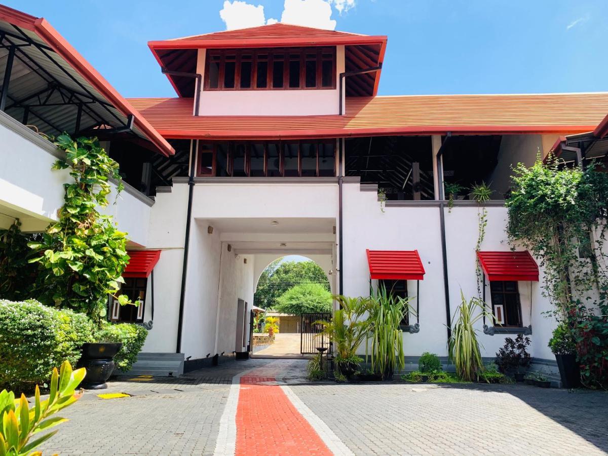 The Triangle Hotel Anuradhapura Eksteriør billede