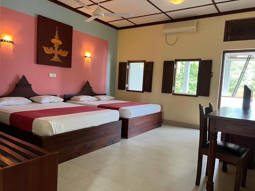 The Triangle Hotel Anuradhapura Værelse billede