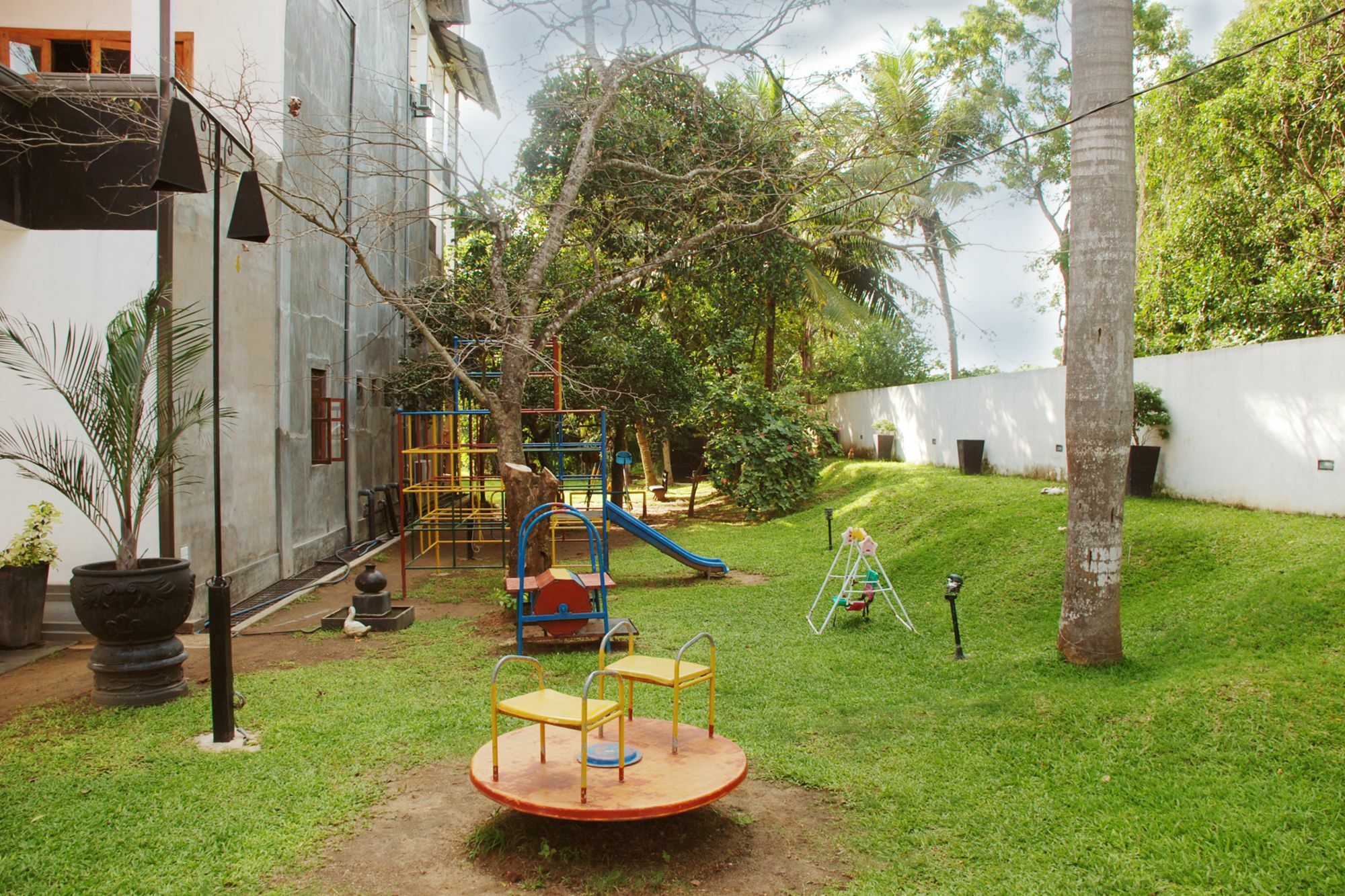 The Triangle Hotel Anuradhapura Eksteriør billede